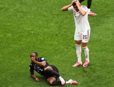 لحظة إصابة إسماعيل كونيه لاعب قطر في مباراة قطر وكندا