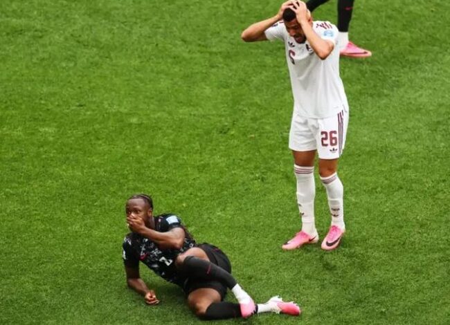 لحظة إصابة إسماعيل كونيه لاعب قطر في مباراة قطر وكندا