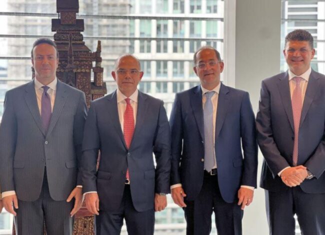 وزير المالية في حوار مفتوح مع المستثمرين خلال لقاءين لبنك «ستاندرد تشارترد» و«مورجان ستانلي» بلندن