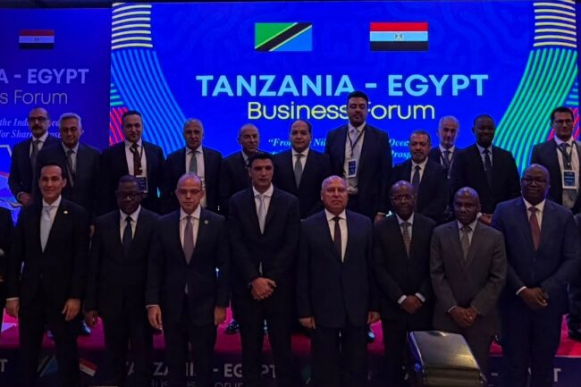 هامش القمة الرئاسية بين الرئيس السيسي وسامية حسن توقيع اتفاقيات تفاهم مستثمرين مصريين