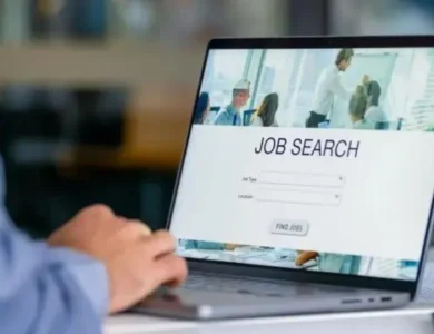 الحكومة تحسم الجدل بشأن فرص العمل بالخارج