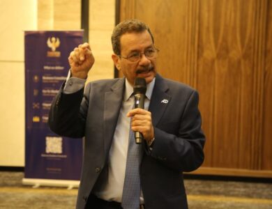 الدكتور أحمد درويش وزير التنمية الإدارية الأسبق في أول ملتقى تنفيذي لرؤساء الشركات الناشئة