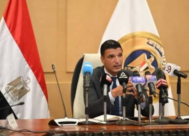 المهندس خالد هاشم وزير الصناعة