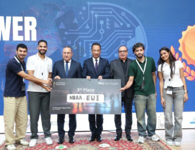 المهندس رأفت هندي وزير الاتصالات