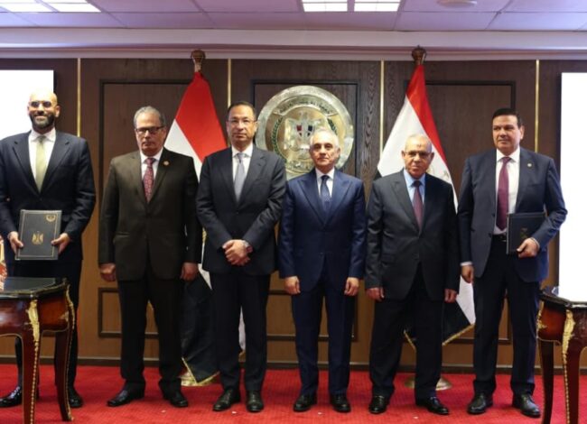 وزيرا الاتصالات والعدل
