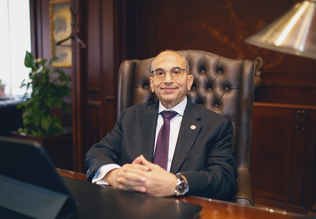 النائب أشرف عبد الغني، أمين سر اللجنة الاقتصادية بمجلس الشيوخ مؤسس جمعية خبراء الضرائب المصرية يطالب بتيسيرات للمدارس الخاصة