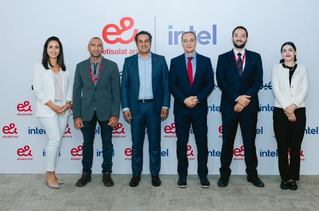 «إي آند مصر» تتعاون مع «إنتل»