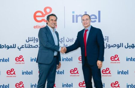 «إي آند مصر» تتعاون مع «إنتل»