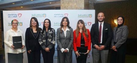 البنك الأهلي المصري يتعاون مع بنك الكساء المصري لتنفيذ مشروع «ملابس الكرامة»