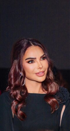 الشاعرة والكاتبة السورية فلك الشام