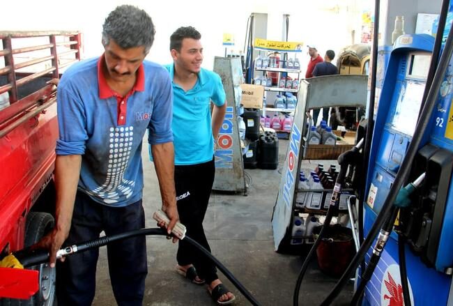 لمنظومة إلكترونية لمتابعة توزيع وتموين السيارات بالوقود في بورسعيد.