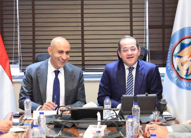 اتفاق جديد بين وزارتي «المالية» و«التعليم» على زيادة في مرتبات المعلمين